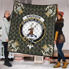 Davidson Tulloch Dress Tartan Crest Premium Quilt - Gold Thistle Style
