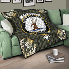 Davidson Tulloch Dress Tartan Crest Premium Quilt - Gold Thistle Style