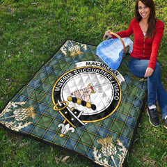 MacMillan Hunting Ancient Tartan Crest Premium Quilt - Gold Thistle Style