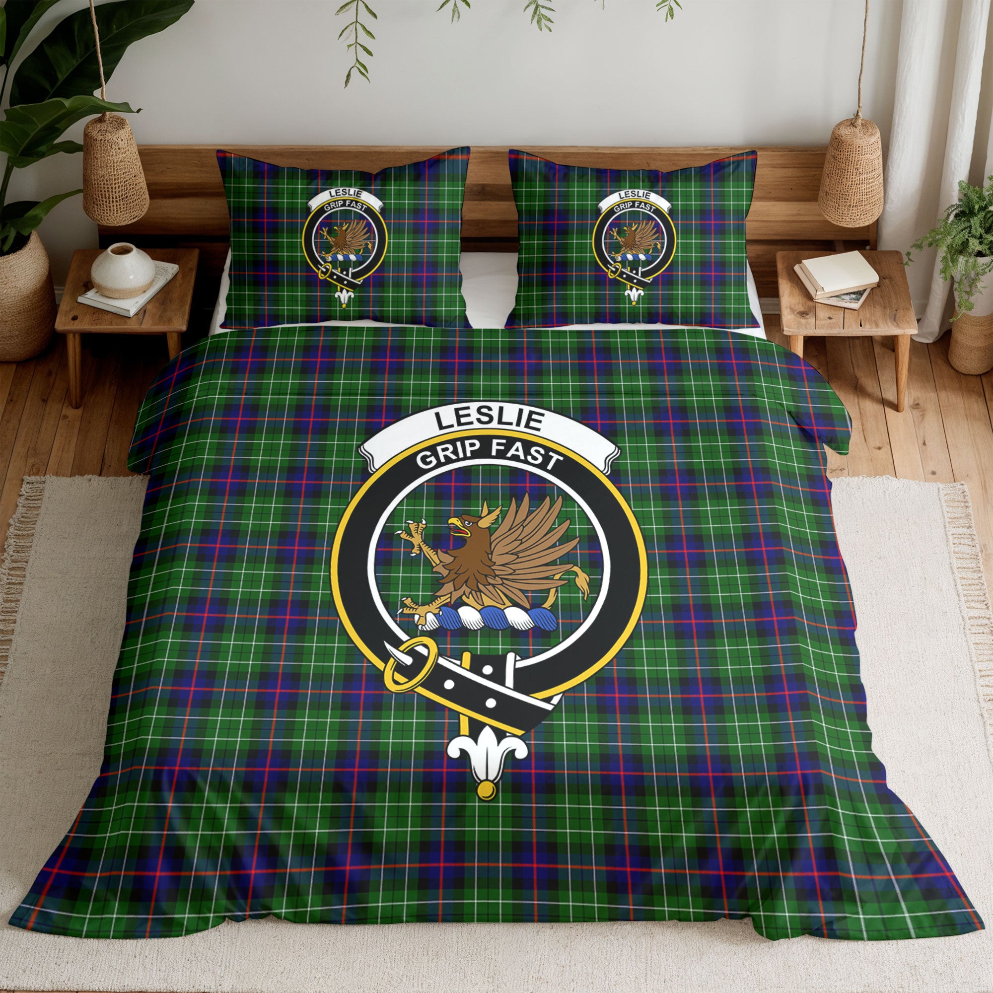 Leslie Hunting Tartan Crest Bedding Set