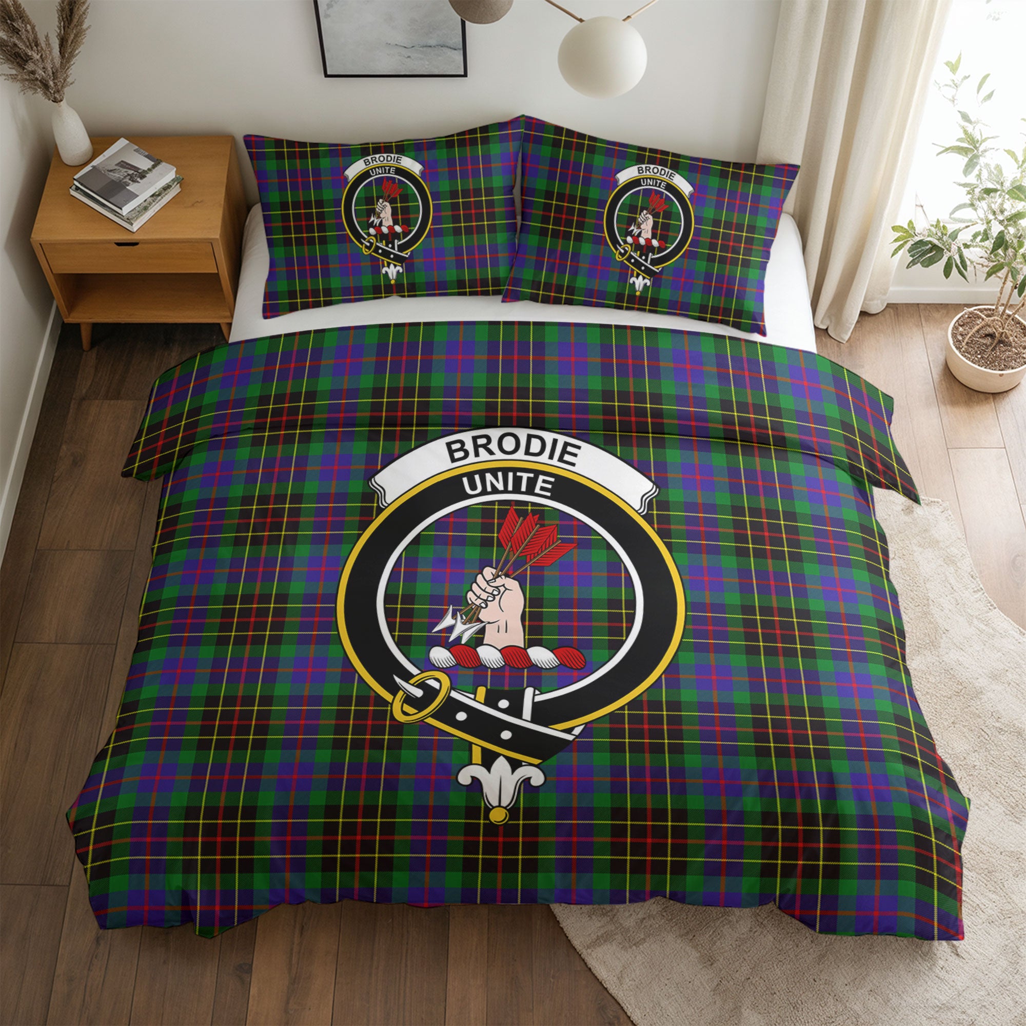Brodie Hunting Modern Tartan Crest Bedding Set