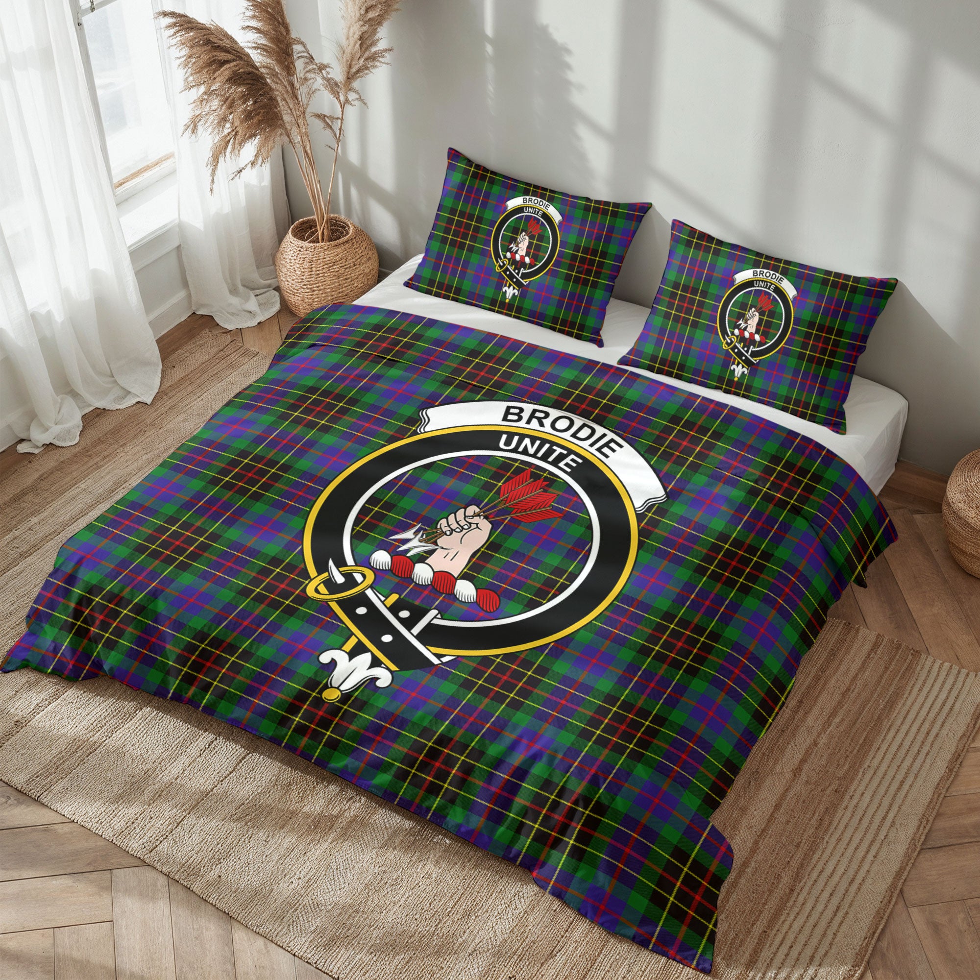 Brodie Hunting Modern Tartan Crest Bedding Set