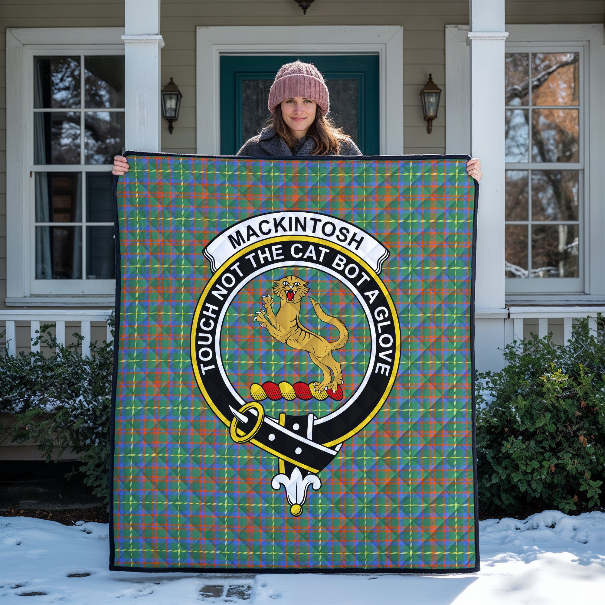 MacKintosh Hunting Ancient Tartan Crest Quilt
