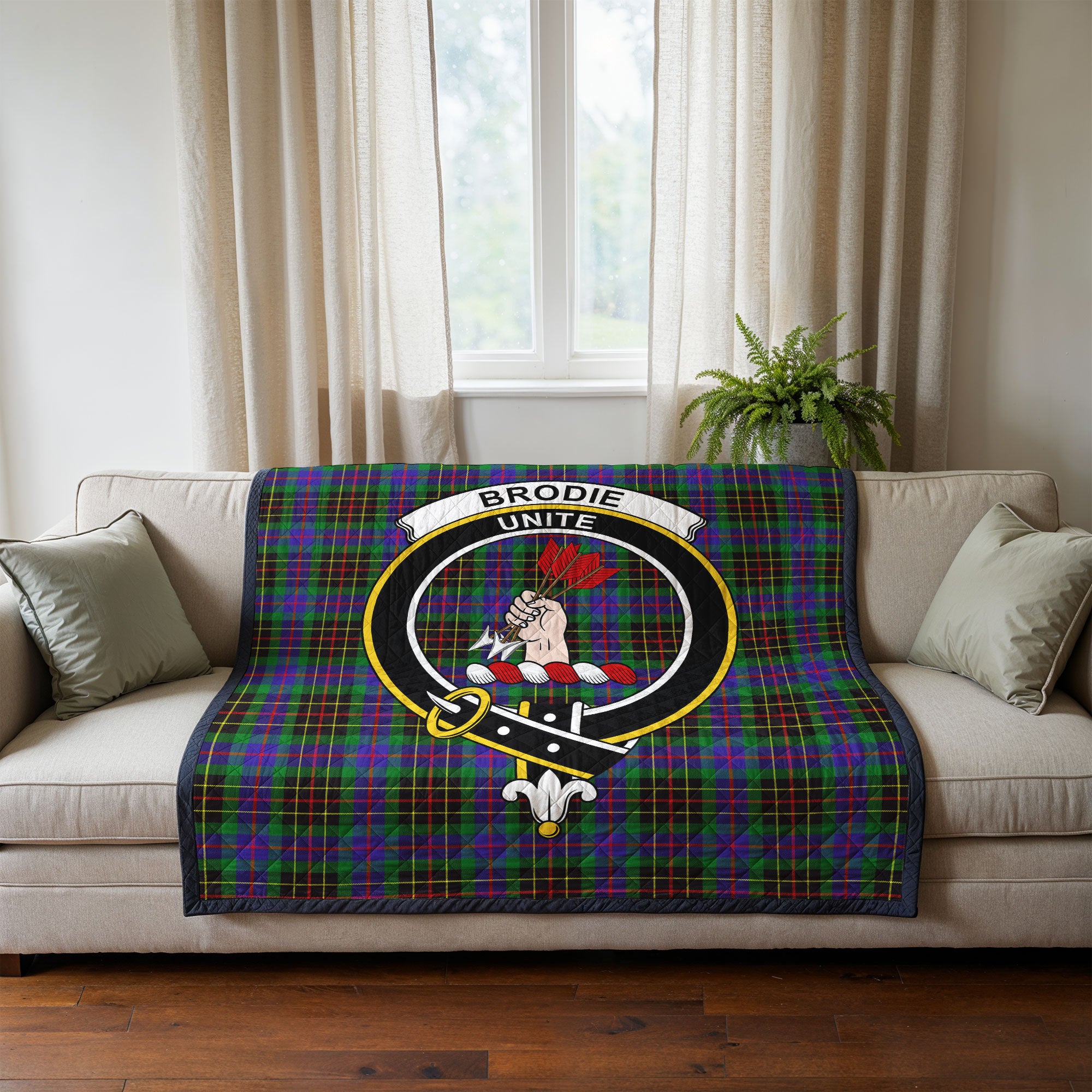 Brodie Hunting Modern Tartan Crest Quilt