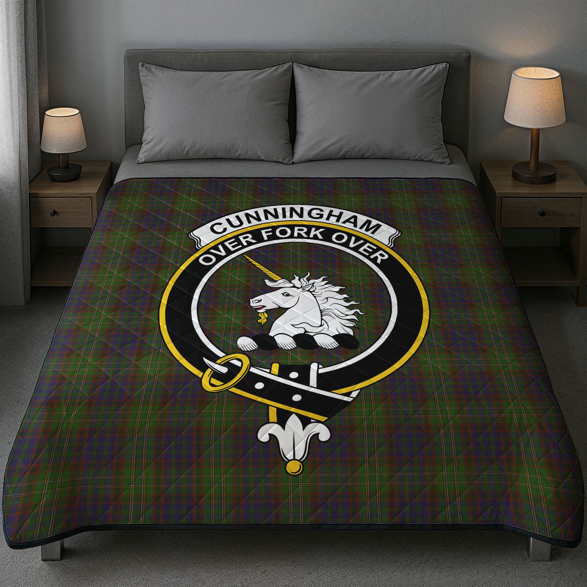 Cunningham Hunting Modern Tartan Crest Quilt