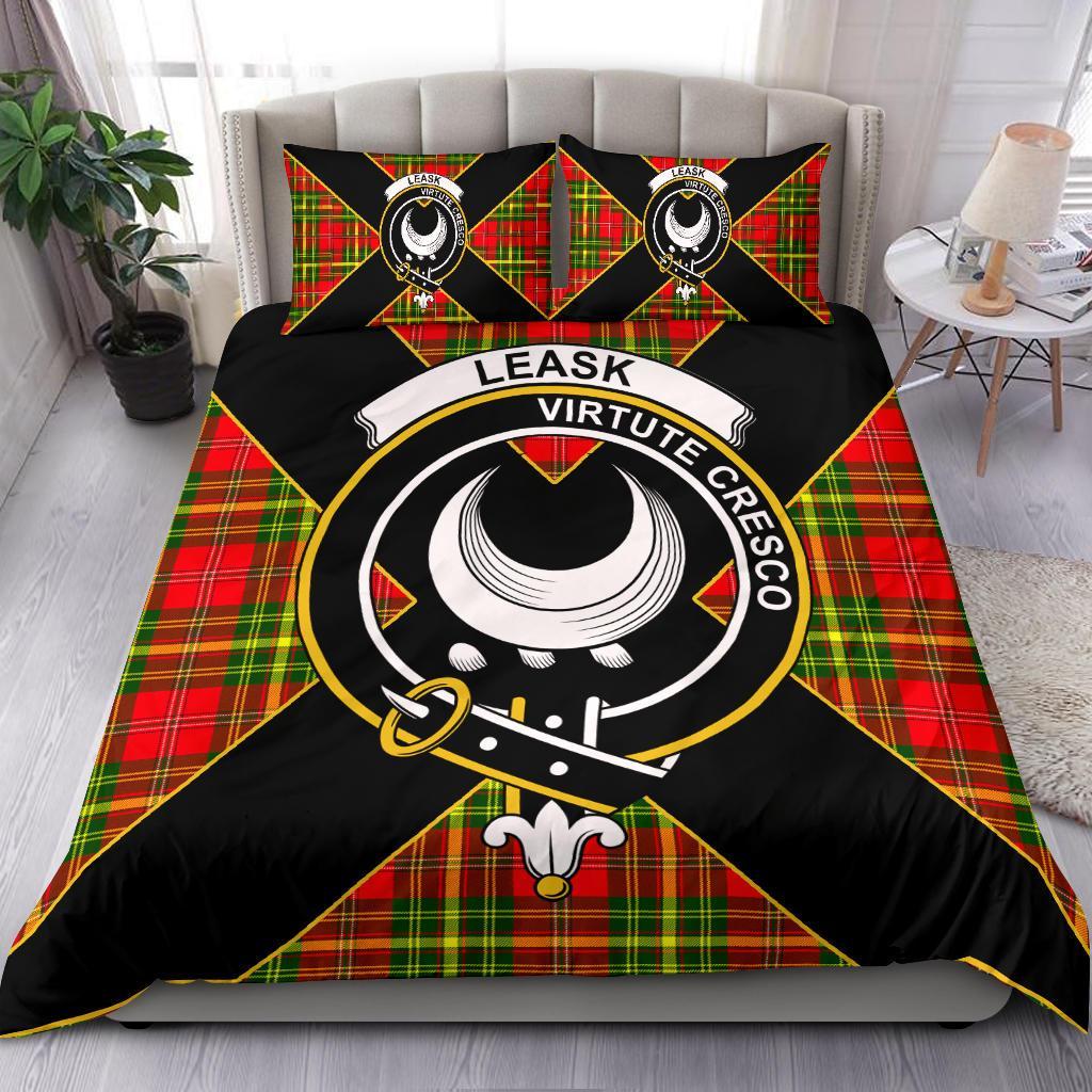 Leask Tartan Crest Bedding Set - Luxury Style