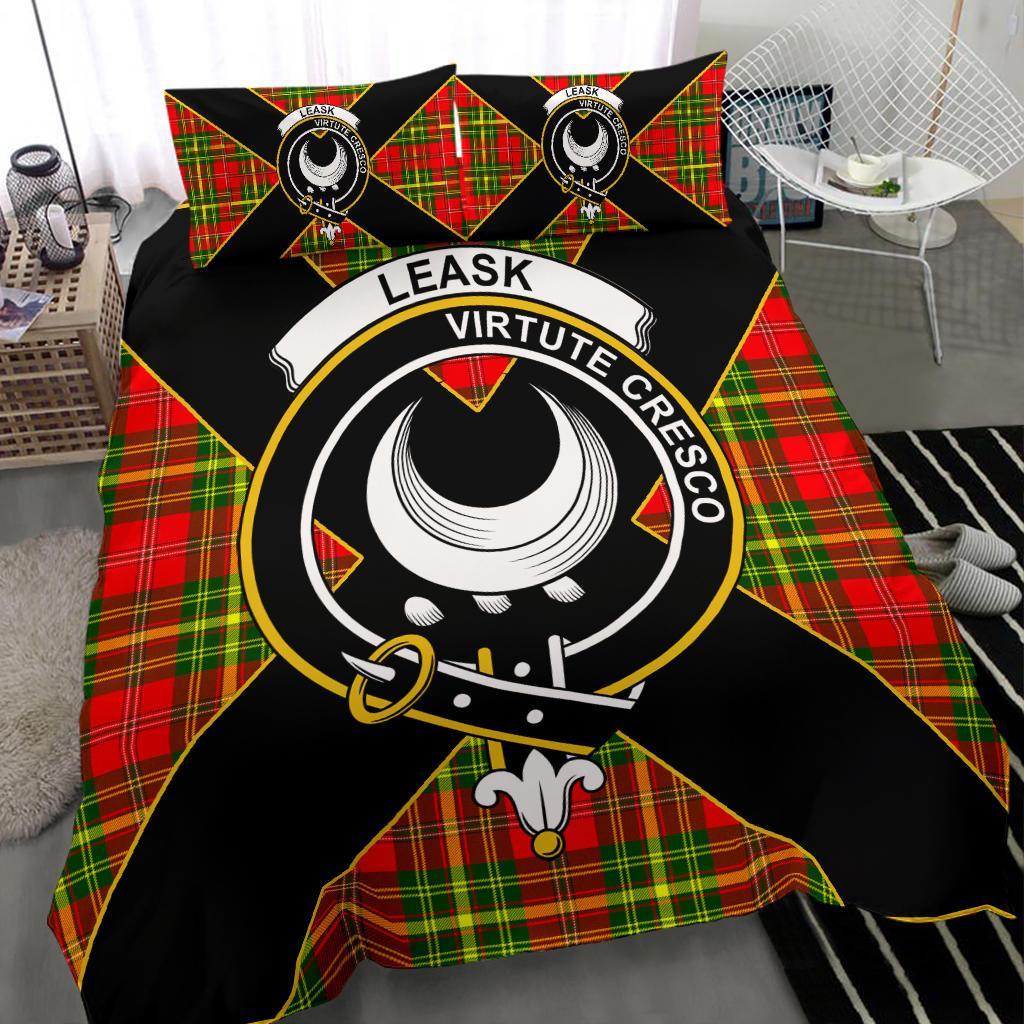 Leask Tartan Crest Bedding Set - Luxury Style