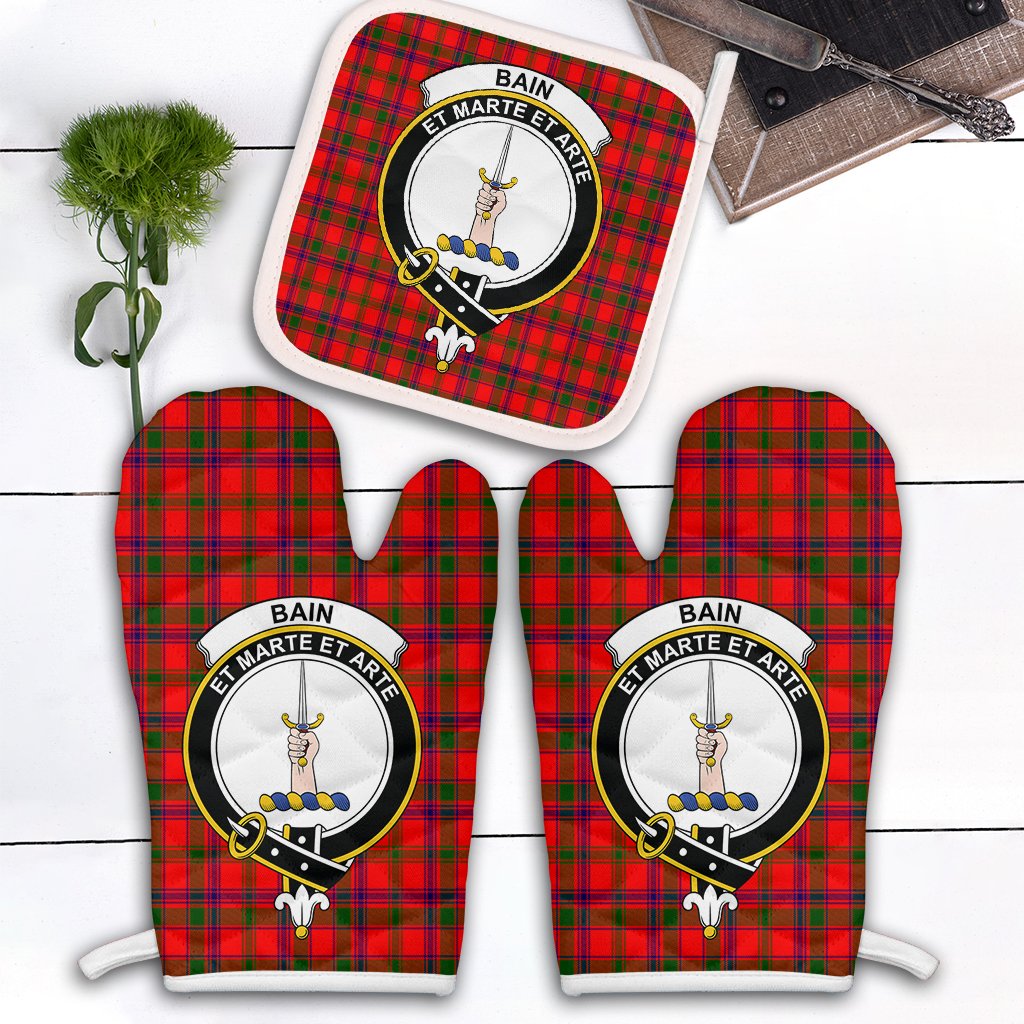 Bain Tartan Crest Oven Mitt And Pot Holder (2 Oven Mitts + 1 Pot Holder)