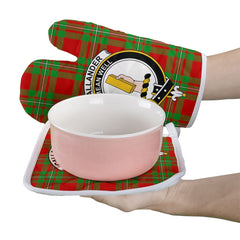 Callander Modern Tartan Crest Oven Mitt And Pot Holder (2 Oven Mitts + 1 Pot Holder)