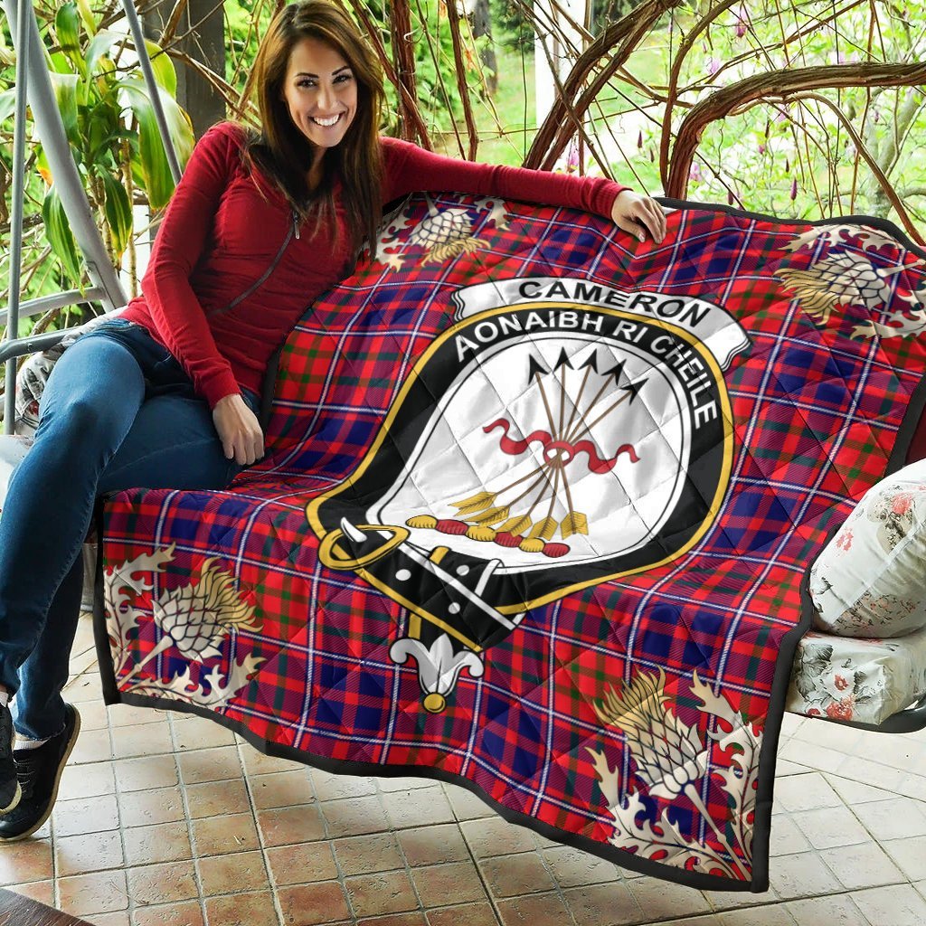 Cameron of Lochiel Modern Tartan Crest Premium Quilt - Gold Thistle Style