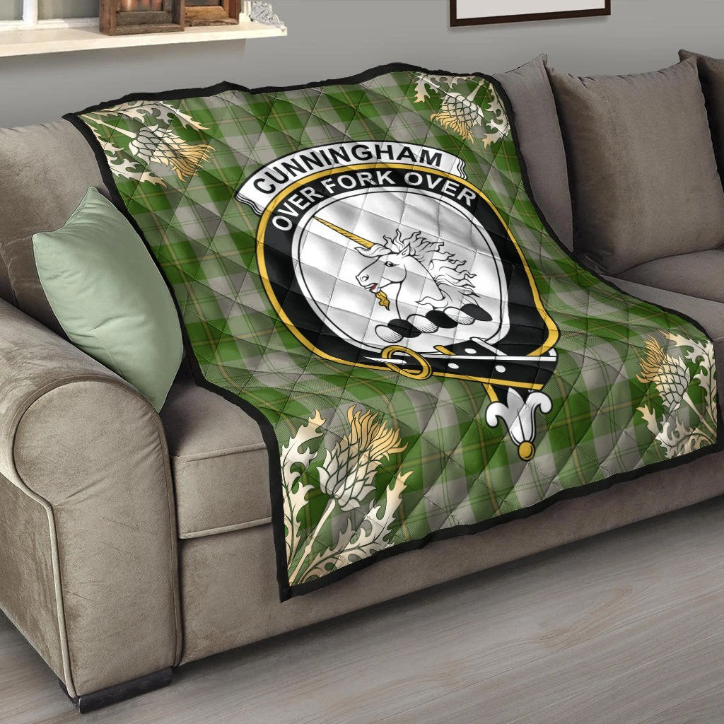Cunningham Dress Green Dancers Tartan Crest Premium Quilt - Gold Thistle Style