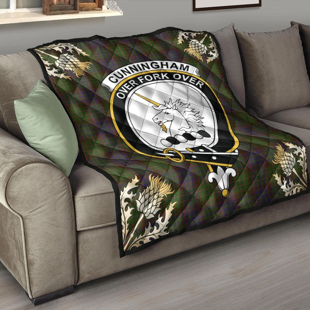 Cunningham Hunting Modern Tartan Crest Premium Quilt - Gold Thistle Style
