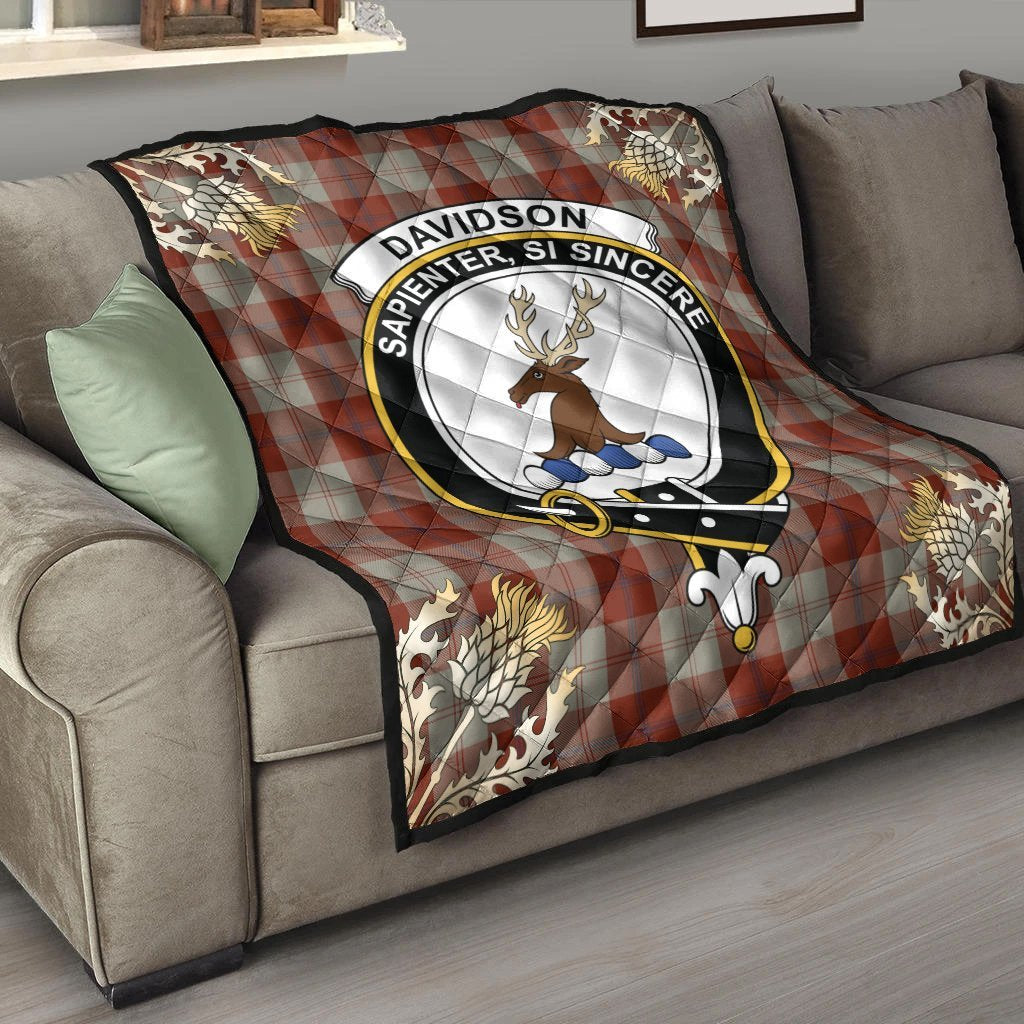 Davidson Dress Dancers Tartan Crest Premium Quilt - Gold Thistle Style