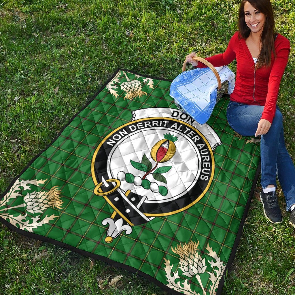 Don Tartan Crest Premium Quilt - Gold Thistle Style