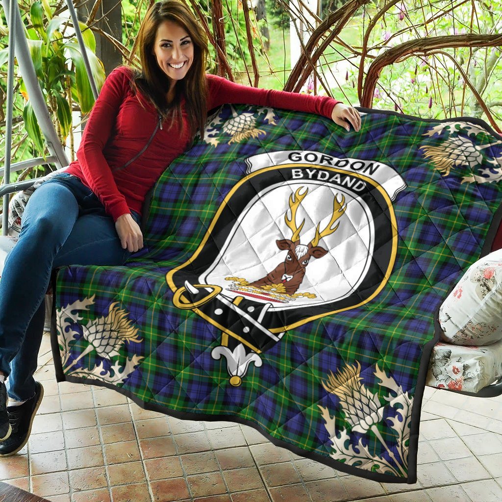 Gordon Modern Tartan Crest Premium Quilt - Gold Thistle Style
