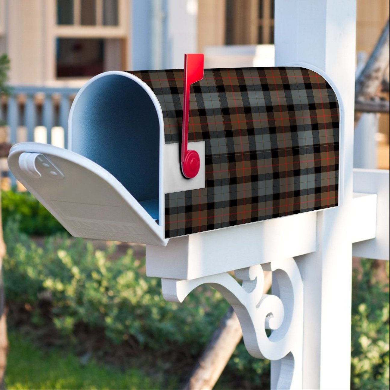 Gunn Weathered Tartan Crest Mailbox