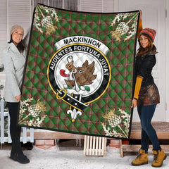 MacKinnon Hunting Modern Tartan Crest Premium Quilt - Gold Thistle Style