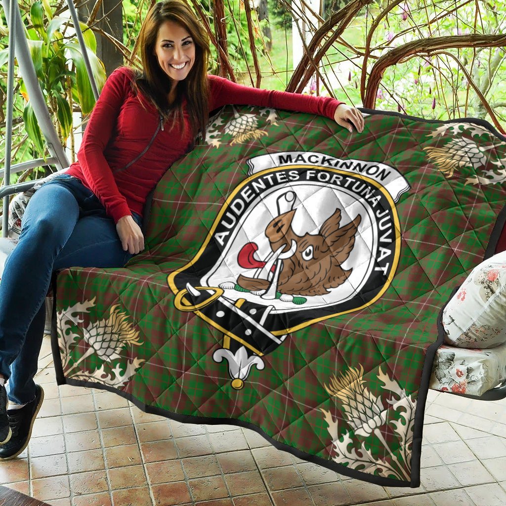 MacKinnon Hunting Modern Tartan Crest Premium Quilt - Gold Thistle Style