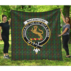 MacKintosh Hunting Tartan Crest Quilt