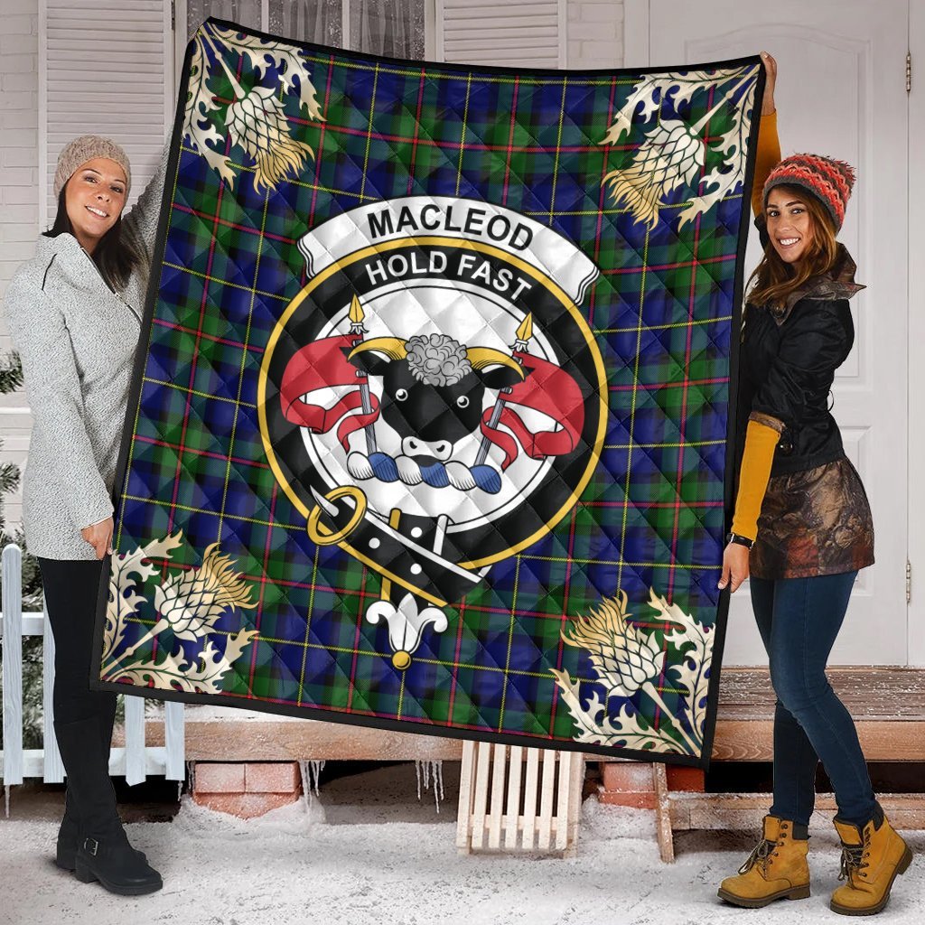 MacLeod of Harris Modern Tartan Crest Premium Quilt - Gold Thistle Style