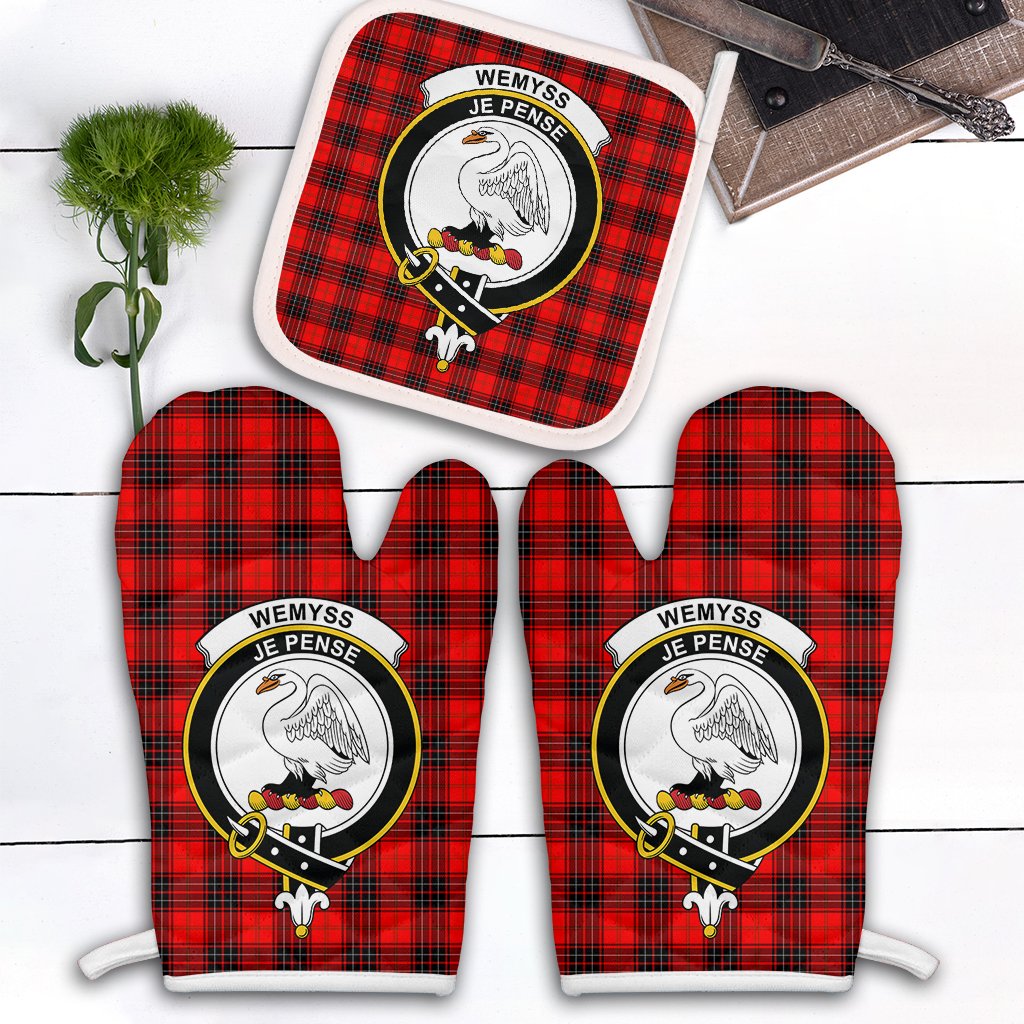 Wemyss Modern Tartan Crest Oven Mitt And Pot Holder (2 Oven Mitts + 1 Pot Holder)