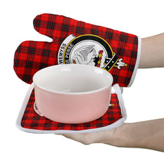 Wemyss Modern Tartan Crest Oven Mitt And Pot Holder (2 Oven Mitts + 1 Pot Holder)