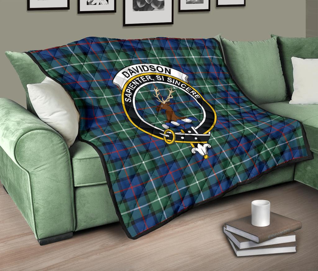 Davidson of Tulloch Tartan Crest Quilt