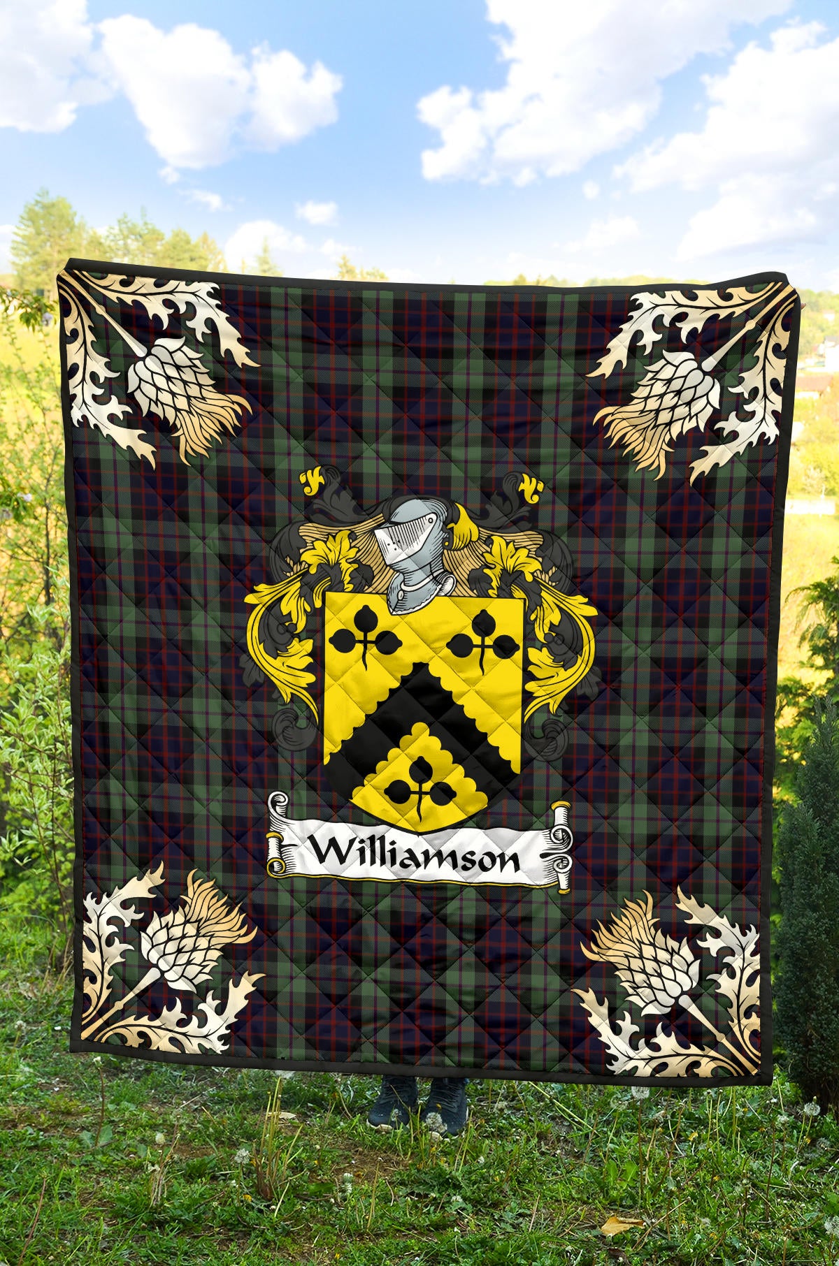 Williamson Tartan Crest Premium Quilt - Gold Thistle Style SP